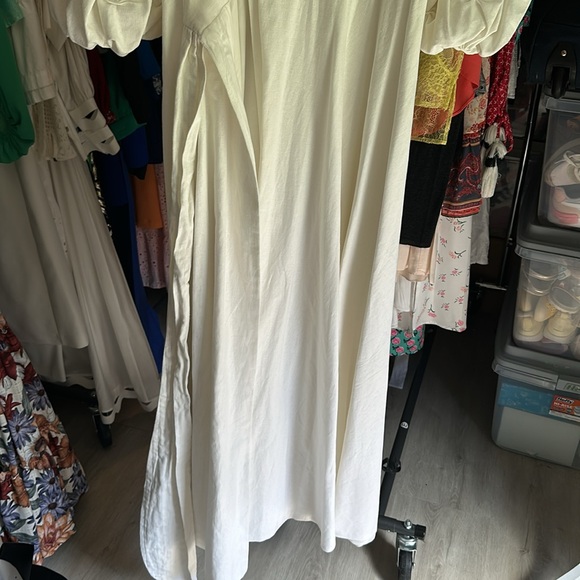 Eugenia Fernández Long Linen Dress - Picture 5 of 6